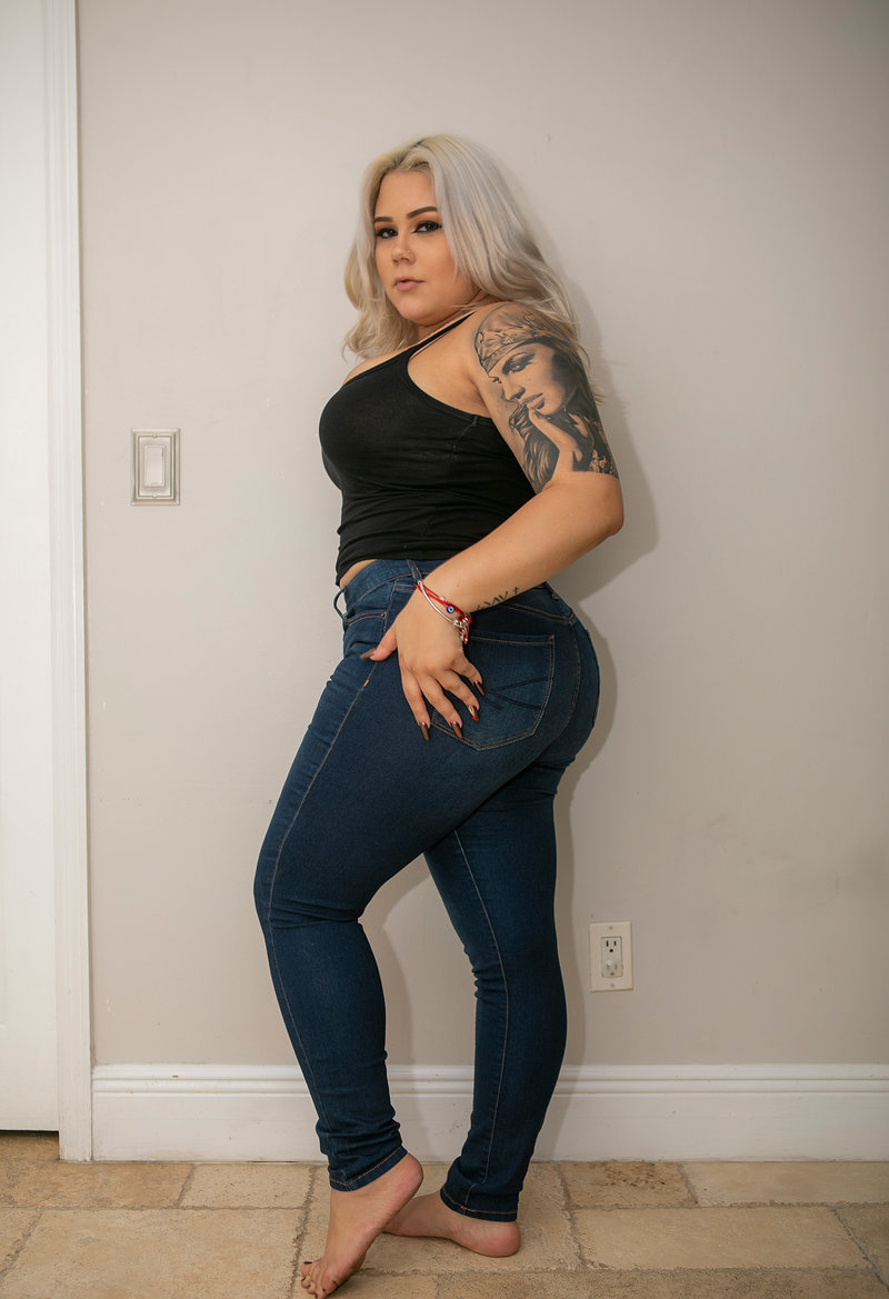 Полушка, 22 года, 5 размер груди